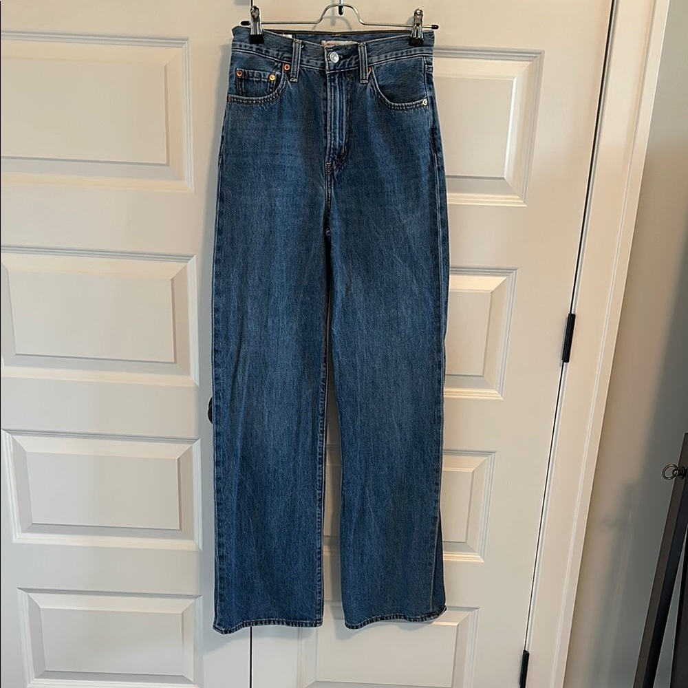 Levi’s women’s ribcage straight jeans (tall sizing)